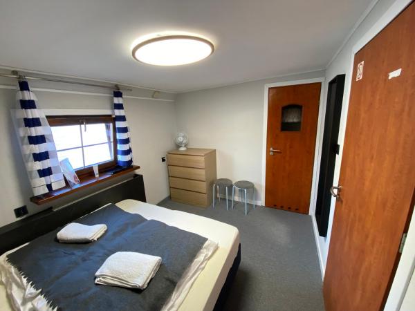 The Boat - Hostel&Chill : photo 2 de la chambre cabin on boat with river view (2 adults)