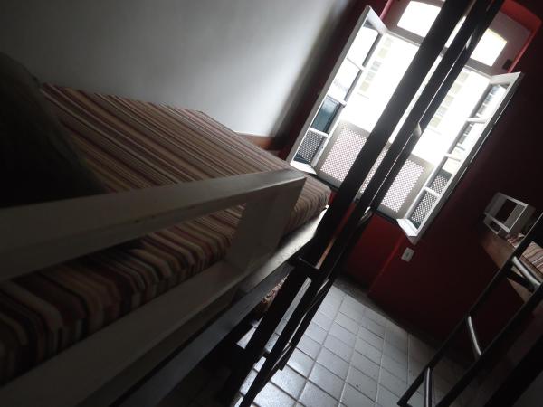 Laranjeiras Hostel : photo 4 de la chambre lit dans dortoir pour femmes de 6 lits avec climatisation