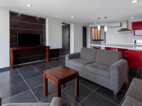 Ramada by Wyndham Acapulco Hotel & Suites : photo 5 de la chambre suite junior