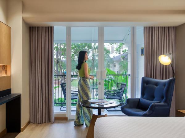 Mercure Jakarta Batavia : photo 1 de la chambre chambre supérieure lit king-size avec terrasse