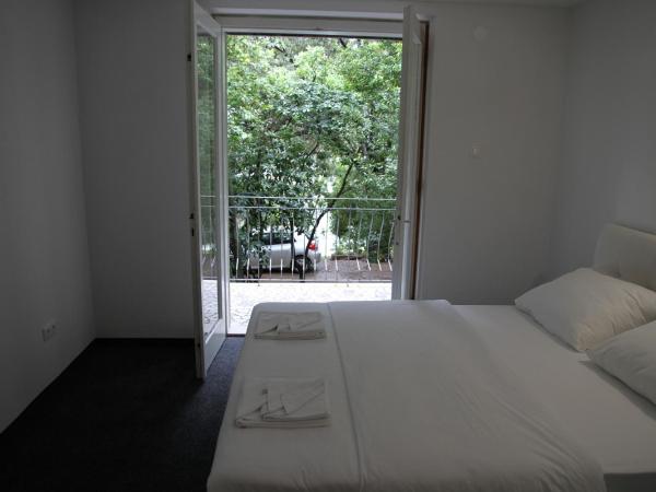 Bed and Breakfast Saint Alliance : photo 4 de la chambre chambre double avec balcon