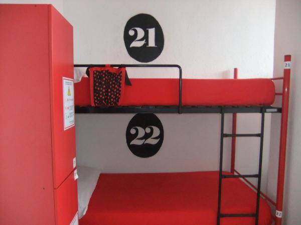 Bilbao Akelarre Hostel : photo 8 de la chambre lit dans dortoir mixte de 6 lits