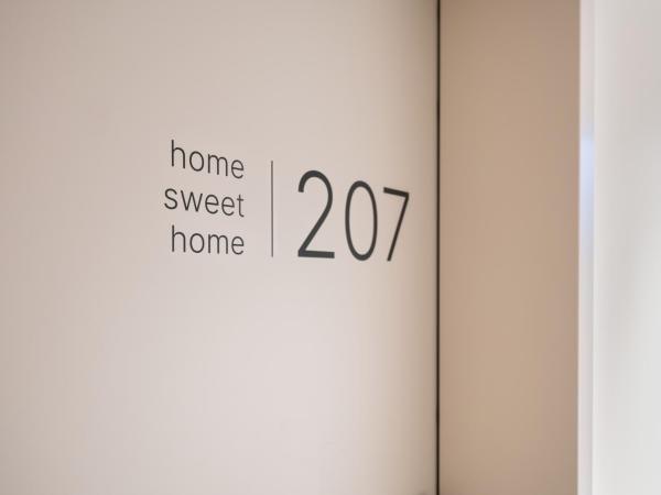 Hotel AT HOME - late arrival self check in : photo 4 de la chambre chambre familiale standard