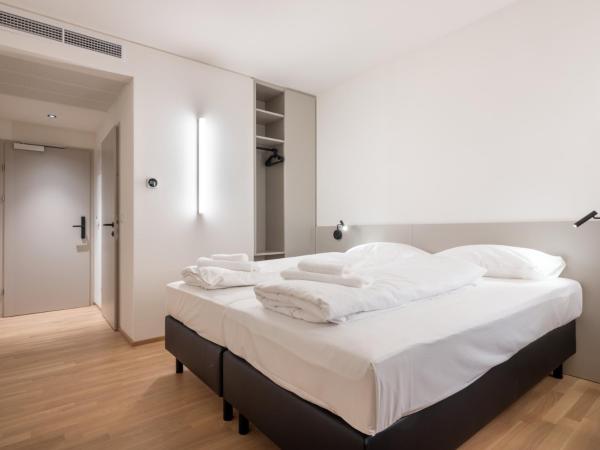 Hotel AT HOME - late arrival self check in : photo 4 de la chambre chambre double ou lits jumeaux