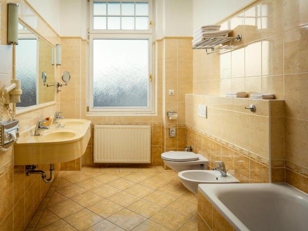 Spa Hotel Imperial : photo 3 de la chambre chambre supérieure avec accès au centre de bien-Être et à la salle de sport