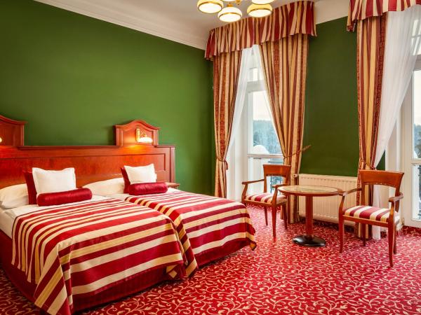 Spa Hotel Imperial : photo 2 de la chambre suite junior avec accès au centre de bien-Être et à la salle de sport