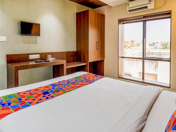 FabHotel Eros 211 : photo 3 de la chambre chambre familiale