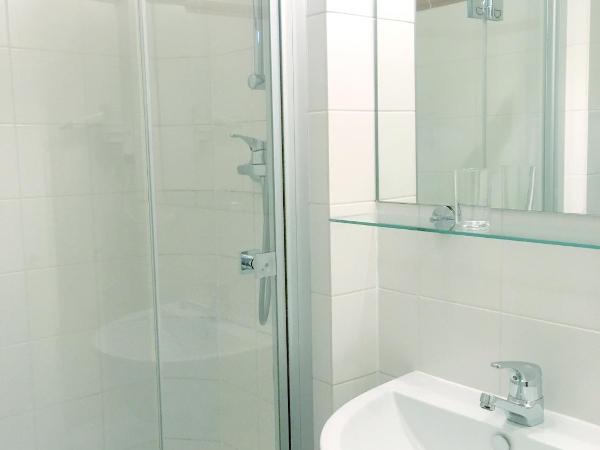 Aparthotel York : photo 3 de la chambre chambre simple avec douche 