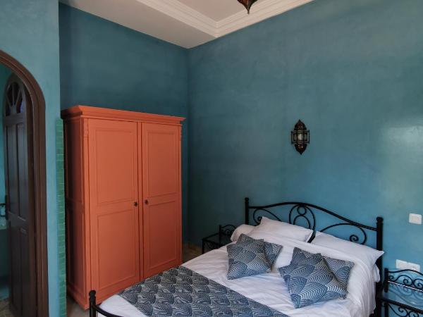 Dar Yanis : photo 2 de la chambre chambre double avec salle de bains privative