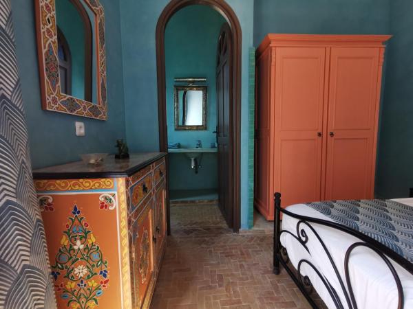 Dar Yanis : photo 3 de la chambre chambre double avec salle de bains privative