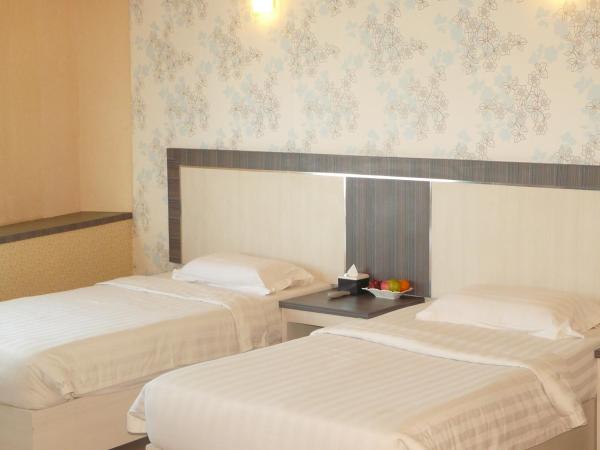 Hotel Oval : photo 1 de la chambre chambre double ou lits jumeaux supérieure