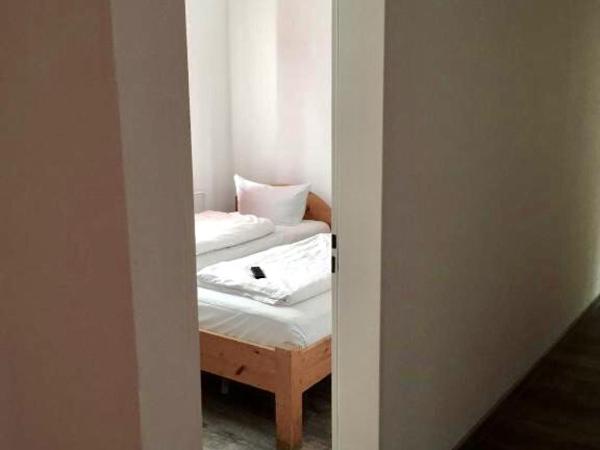 Hotel Sickinger Hof : photo 2 de la chambre chambre double ou lits jumeaux avec salle de bains commune