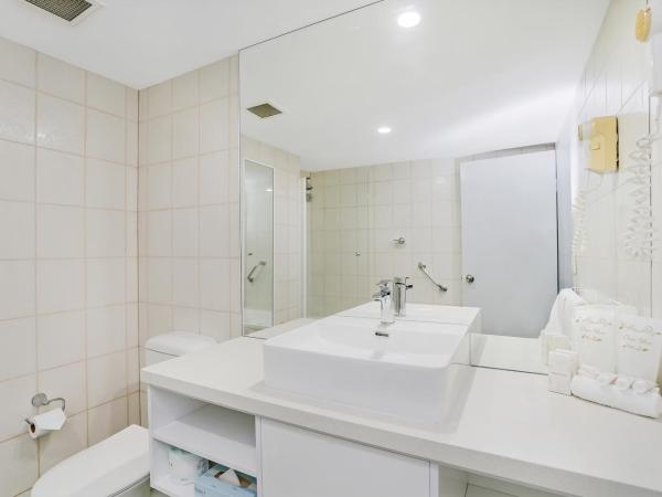 Cairns Sheridan Hotel : photo 4 de la chambre chambre lit king-size exécutive