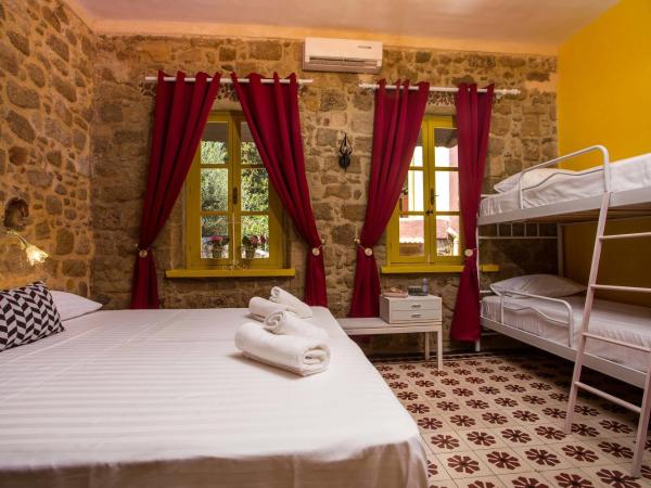 Attiki Hotel : photo 3 de la chambre chambre familiale