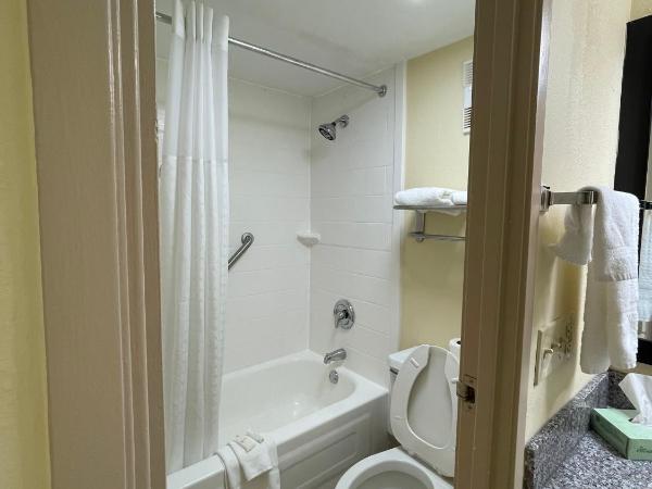 La Quinta Inn by Wyndham Indianapolis Airport Lynhurst : photo 4 de la chambre chambre double avec 2 lits doubles