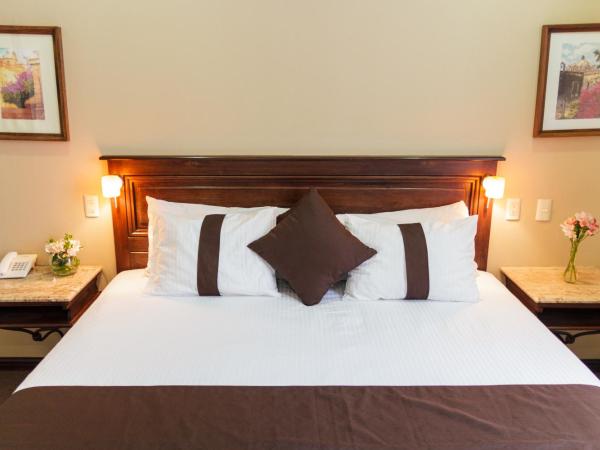 Mision Catedral Morelia : photo 3 de la chambre chambre lit queen-size 