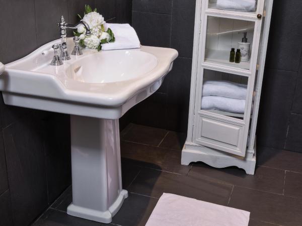 Le Petit Manoir de Kériolet : photo 3 de la chambre chambre supérieure double avec vue sur la piscine