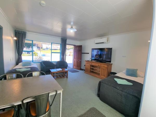 Alpine Motel : photo 3 de la chambre appartement 2 chambres lit king-size