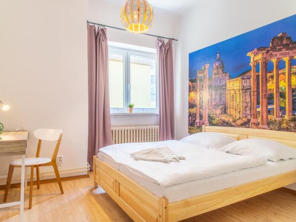 Internesto Brno : photo 5 de la chambre chambre double standard avec salle de bains commune