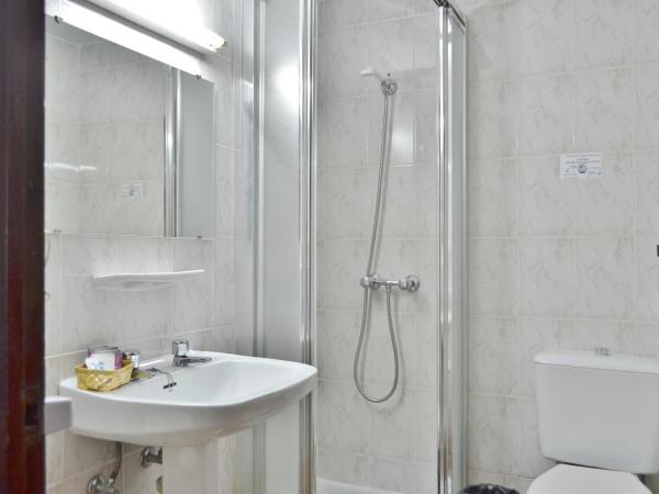 Hotel Marisa : photo 5 de la chambre chambre triple