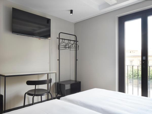 Hostal Espoz y Mina : photo 4 de la chambre chambre lits jumeaux avec vue