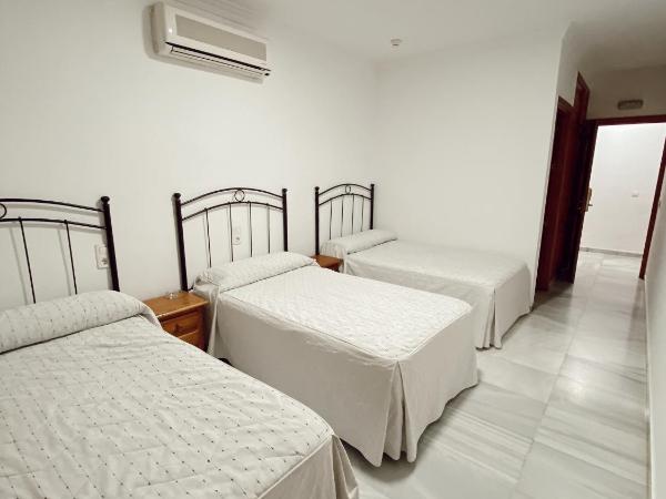 HOSTAL EL MOLINO : photo 4 de la chambre chambre triple