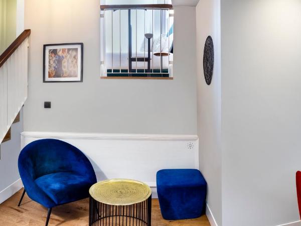 One Shot Palacio Conde de Torrejón 09 : photo 1 de la chambre chambre exécutive