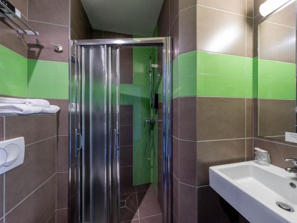 Logis Hotel Noemys pont de l'Etoile : photo 3 de la chambre chambre double confort