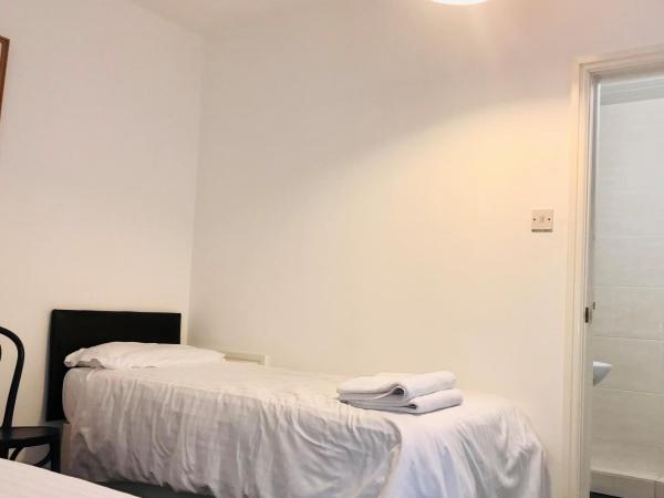 Amhurst Hotel : photo 1 de la chambre chambre simple Économique avec salle de bains commune