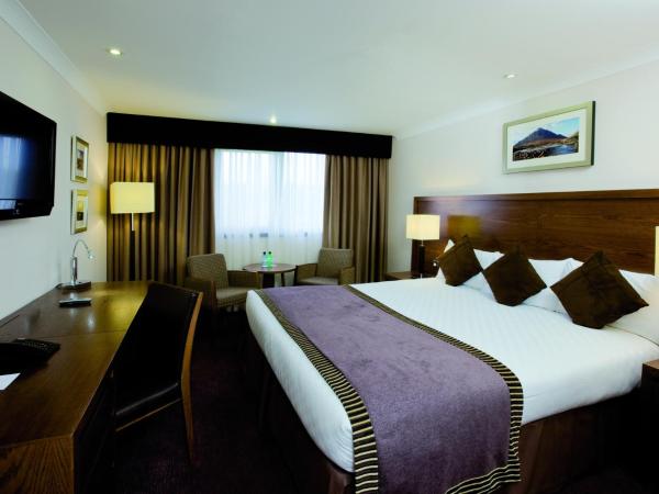 The Aberdeen Altens Hotel : photo 4 de la chambre chambre lit king-size exécutive