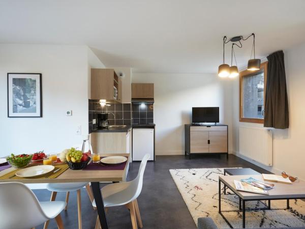 Résidence Néméa Le Hameau - Les Deux Alpes : photo 8 de la chambre studio