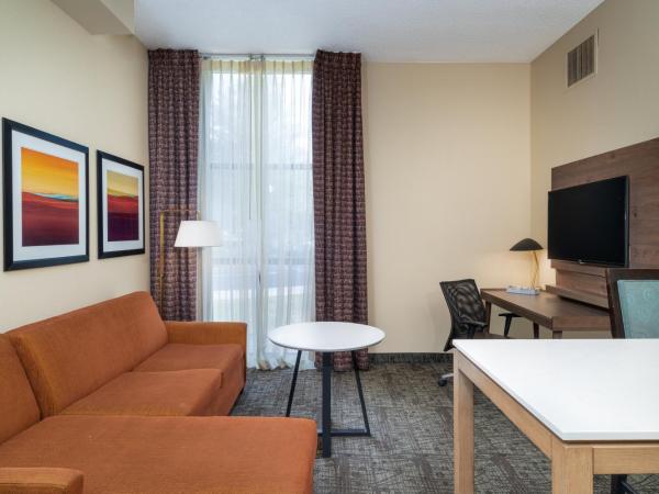 Staybridge Suites Memphis-Poplar Ave East, an IHG Hotel : photo 10 de la chambre one-bedroom king suite with communications accessible roll-in shower