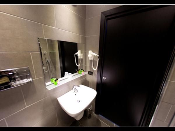 Fly Boutique Hotel : photo 7 de la chambre petite chambre double