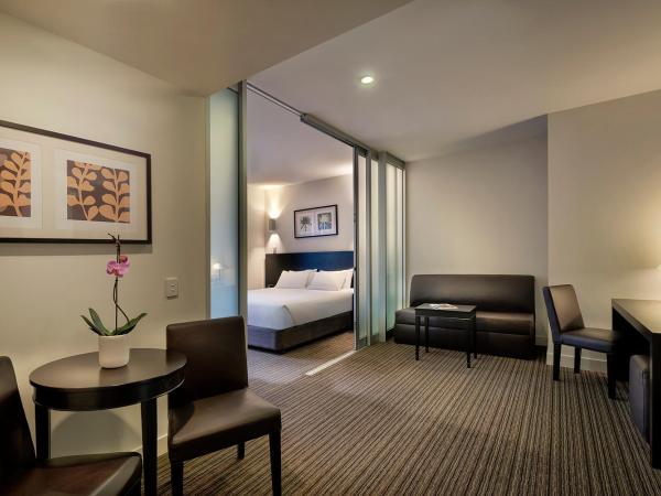 Causeway 353 Hotel : photo 2 de la chambre suite lit king-size de luxe avec baignoire spa