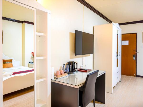 Witchuwan Apartel : photo 8 de la chambre chambre de luxe lit double et canapé-lit 6 '