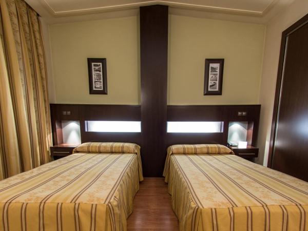 Hotel Los 5 Pinos : photo 7 de la chambre chambre lits jumeaux