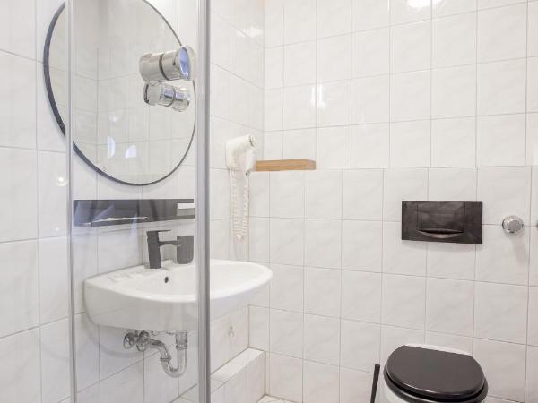 TM Hotel Düsseldorf : photo 6 de la chambre chambre double Économique