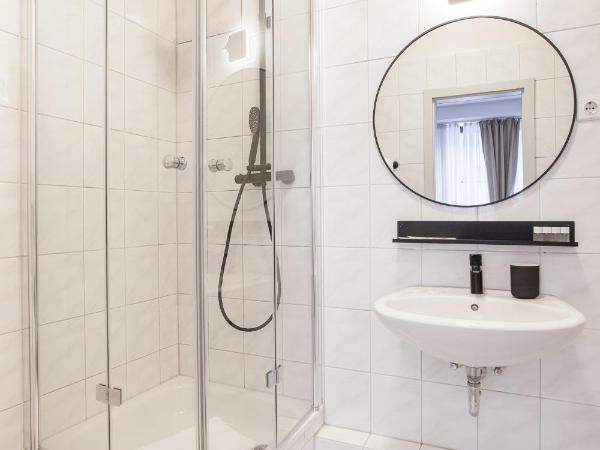 TM Hotel Düsseldorf : photo 7 de la chambre chambre double Économique