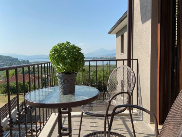 MONTANA LAKE VIEW : photo 4 de la chambre chambre double - vue sur montagne