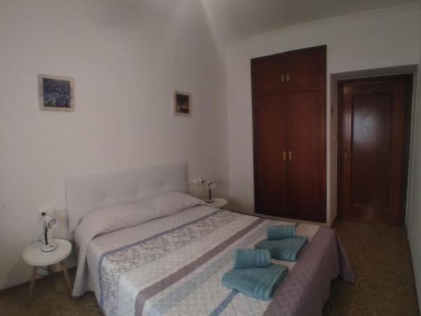 LOVE ALICANTE : photo 5 de la chambre chambre double avec salle de bains commune