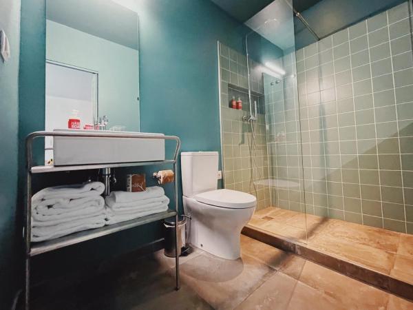 Esqina Cosmopolitan Lodge : photo 6 de la chambre chambre double ou lits jumeaux premium - vue sur ville