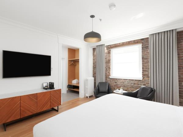 Victorian Hotel : photo 2 de la chambre chambre lit king-size héritage (salle de bains privative)