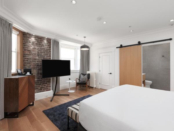 Victorian Hotel : photo 6 de la chambre chambre lit king-size héritage (salle de bains privative)