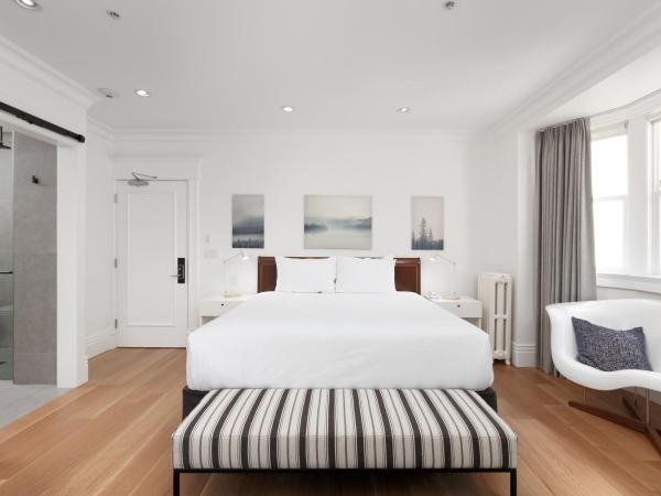 Victorian Hotel : photo 7 de la chambre chambre lit king-size héritage (salle de bains privative)