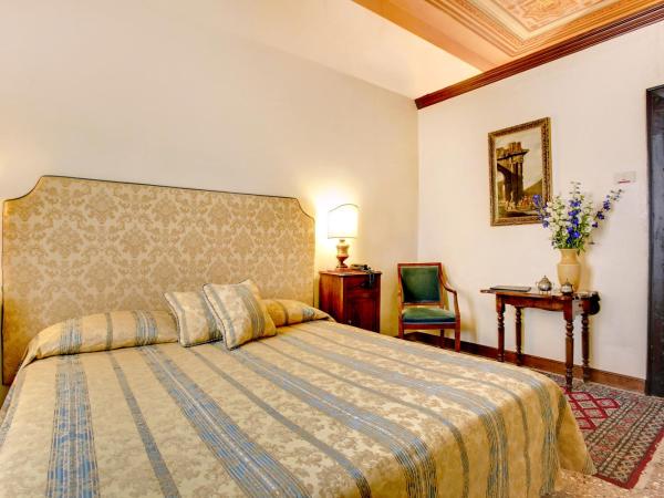Palazzo Schiavoni Residenza d'epoca & Suite-Apartments : photo 4 de la chambre chambre double