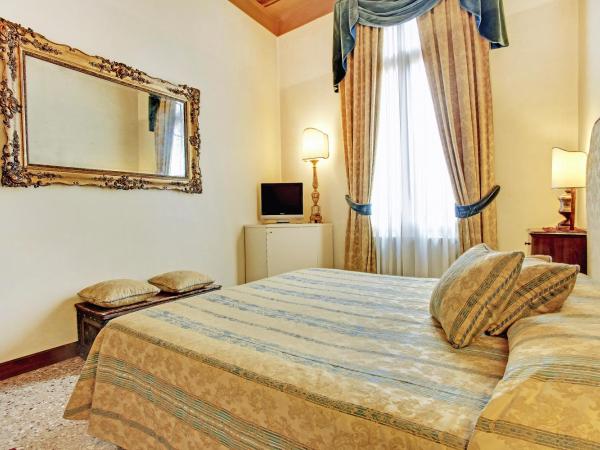 Palazzo Schiavoni Residenza d'epoca & Suite-Apartments : photo 3 de la chambre chambre double