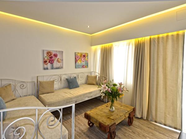 Princess Irini Sea Front ApartHotel : photo 3 de la chambre appartement 1 chambre de luxe - vue latérale sur mer
