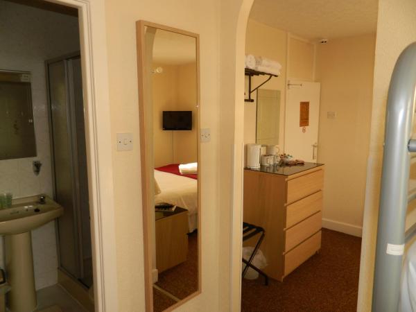 Ocean Bay : photo 8 de la chambre chambre familiale avec salle de bains privative