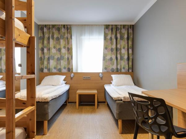 Göteborgs Mini-Hotel : photo 1 de la chambre family room with shared bathroom (4 adults)