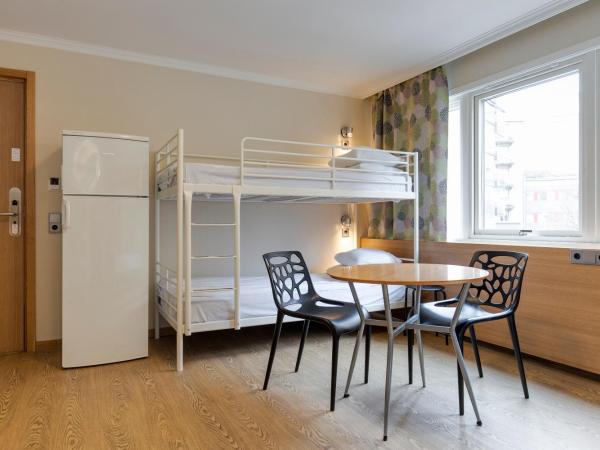 Göteborgs Mini-Hotel : photo 1 de la chambre family room with shared bathroom (6 adults)